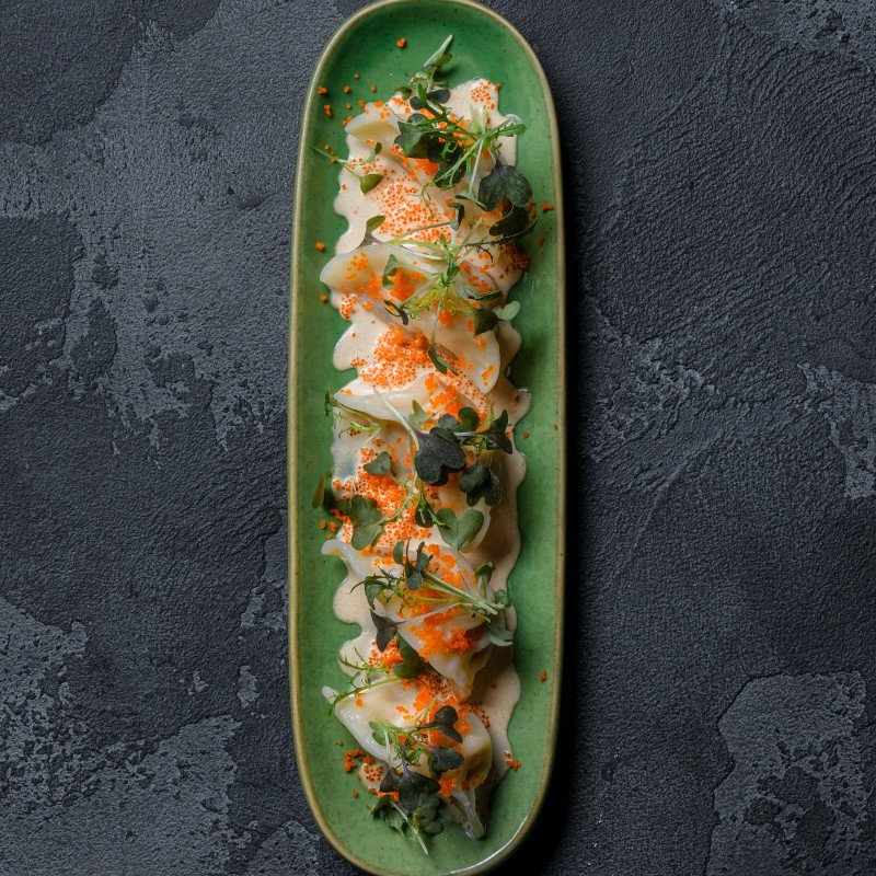 Гедза с тигровой креветкой в соусе Том Ям 