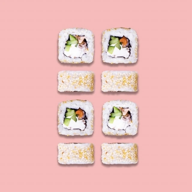 В кунжуте с жареной форелью