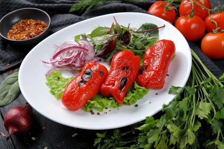 Болгарский перец запеченый на углях