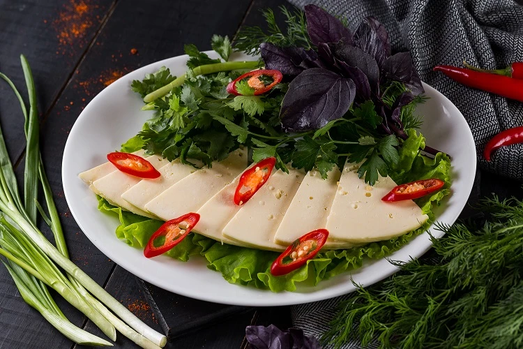 Брынза с зеленью