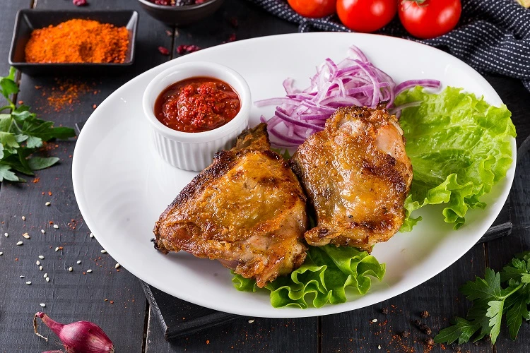 Куриные бедра на углях