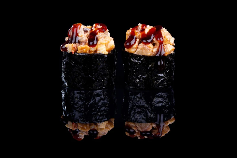 Острый гункан с угрем