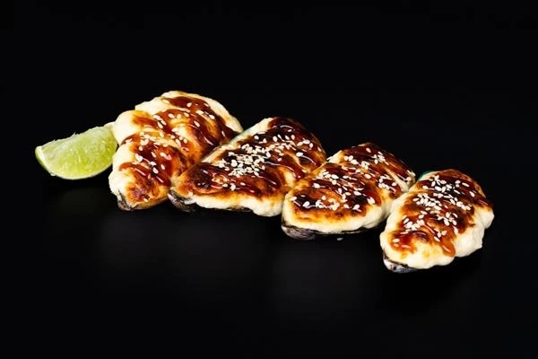 Запеченные мидии в соусе лава