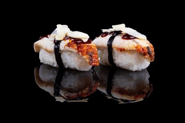Суши с угрем