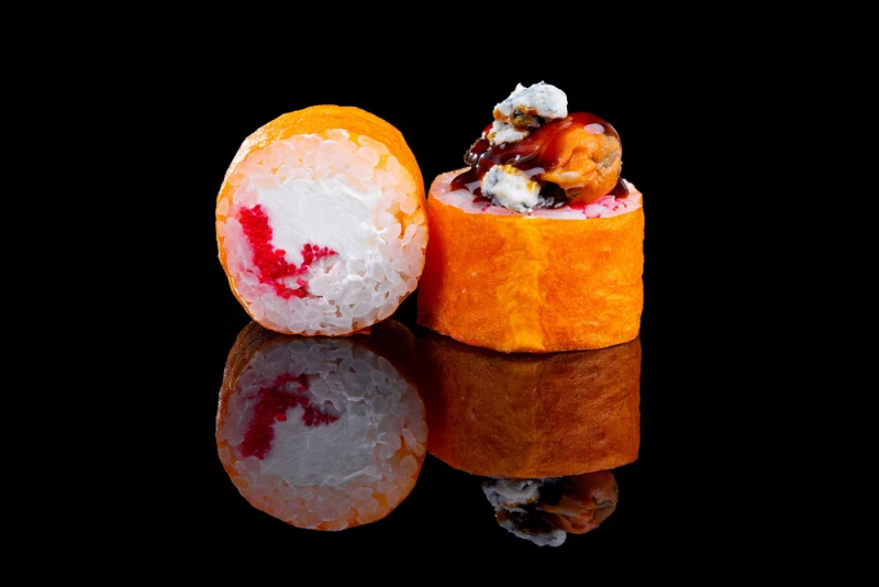 Ролл с мидиями и голубым сыром