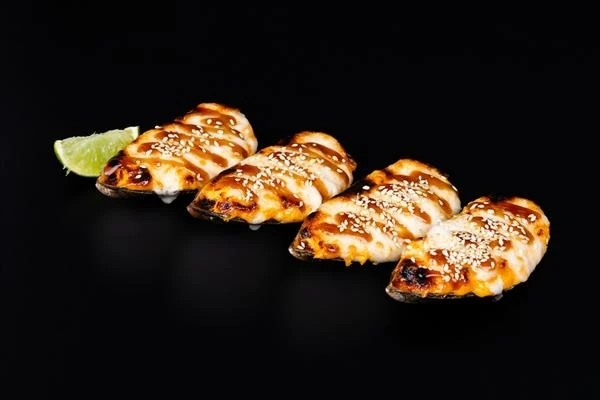 Запеченные мидии в соусе спайси