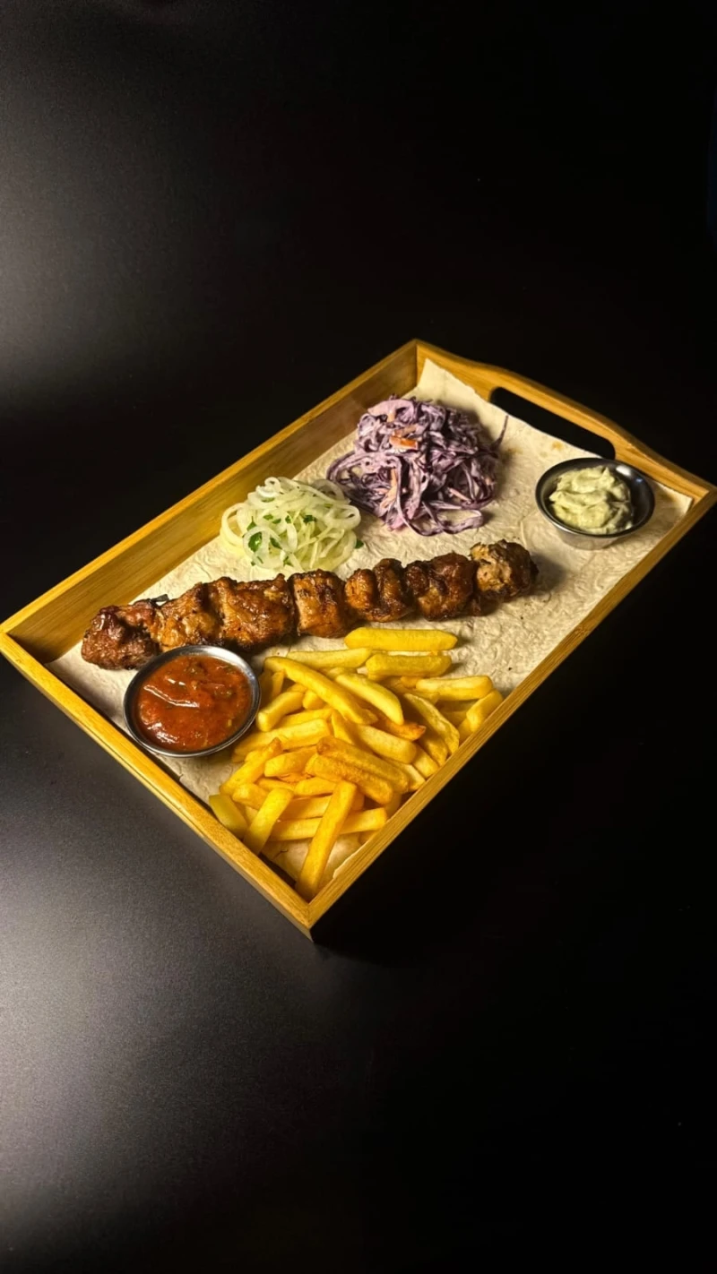 Порции с шашлыком из свинины