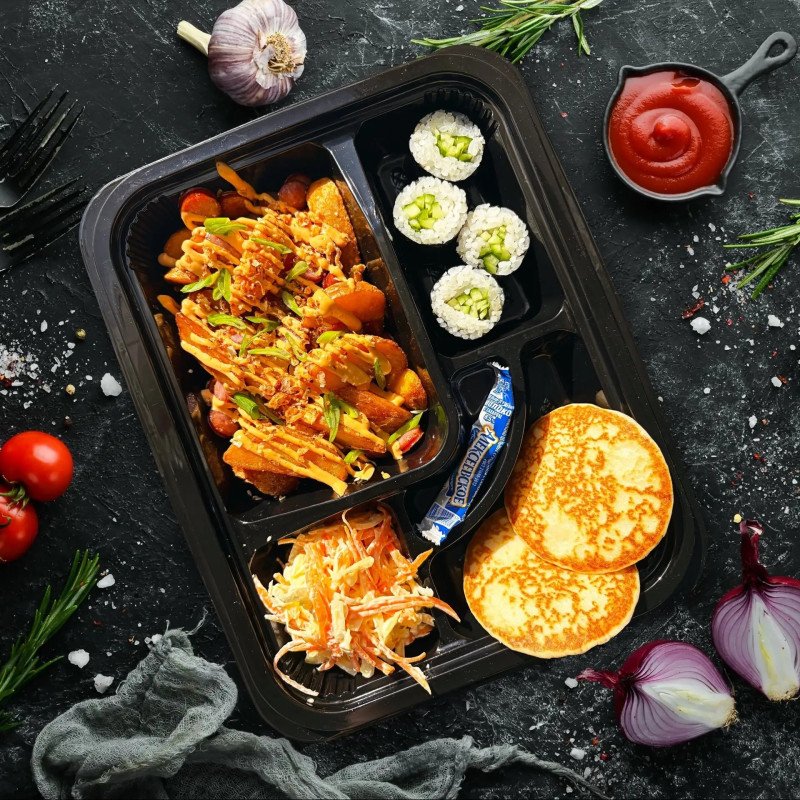 Ланч-Бокс с колбасками и картошечкой