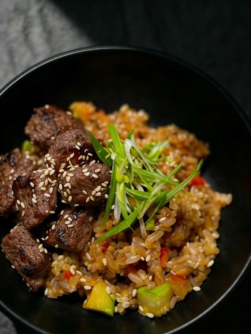 Рис с говядиной и яйцом