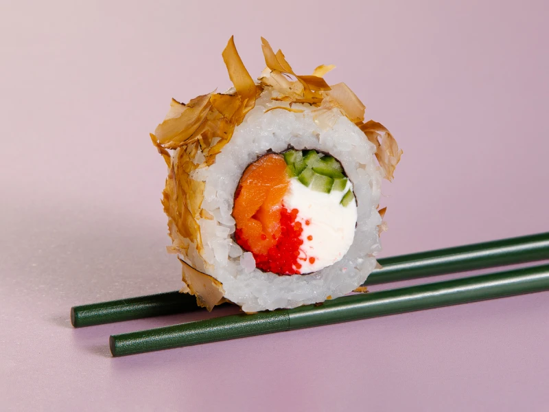 БОНИТО С КОПЧЁНЫМ ЛОСОСЕМ