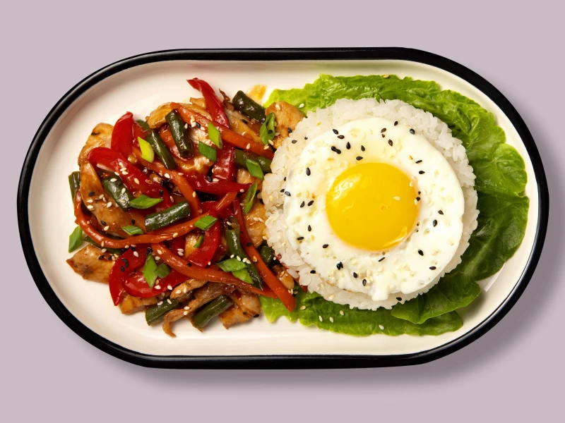 КУРИЦА С РИСОМ И ОВОЩАМИ