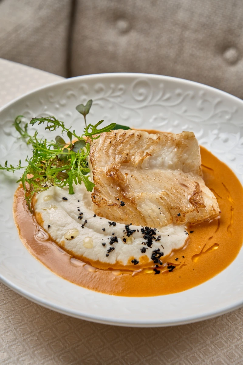 Палтус с кремом из цветной капусты