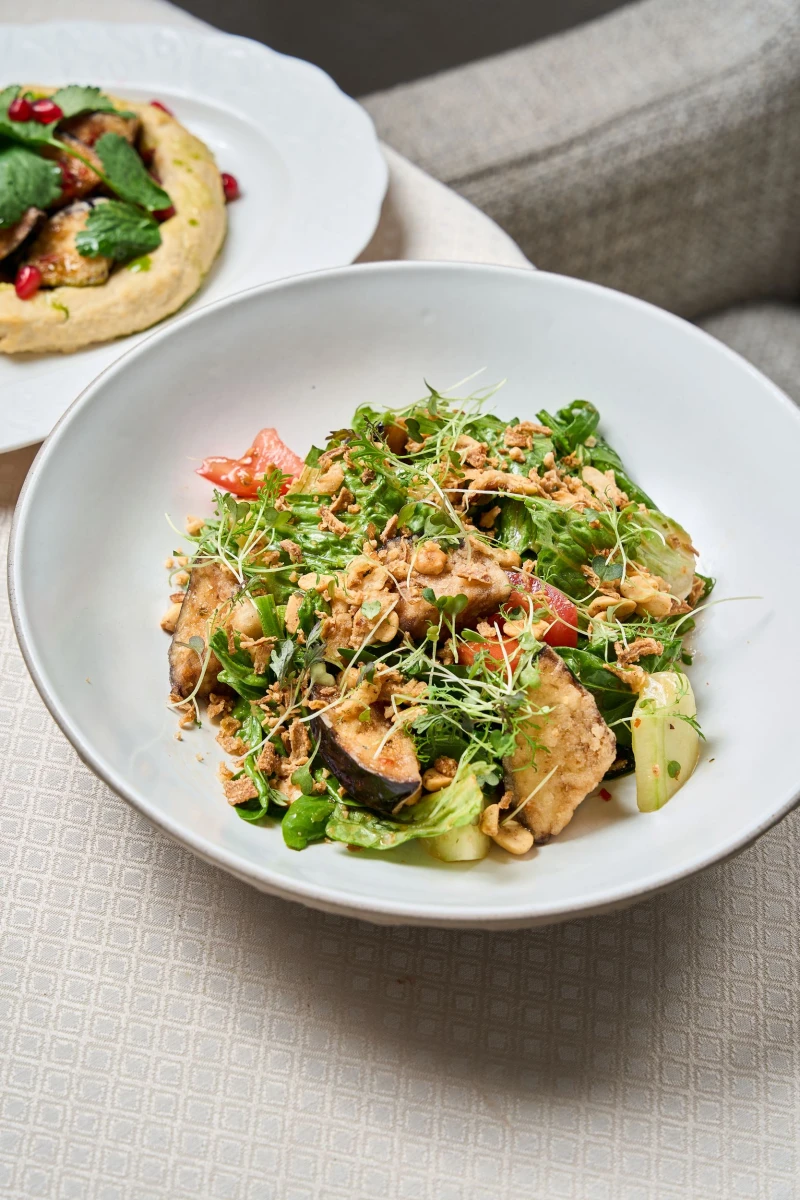 Салат с хрустящим баклажаном