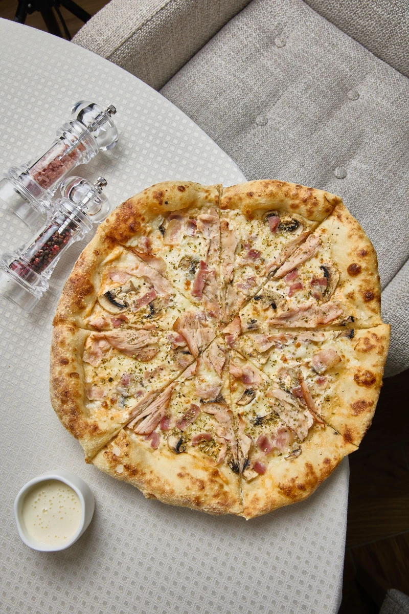 С индейкой и беконом