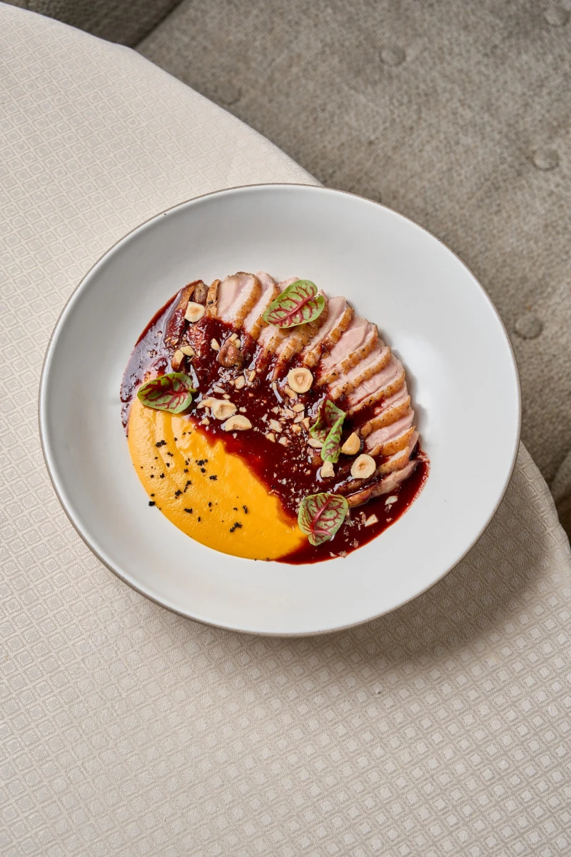 Утиная грудка с кремом из батата