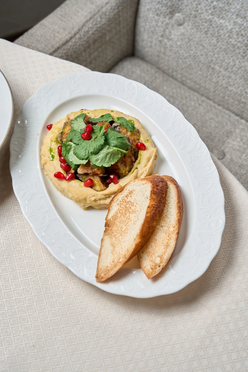 Хумус с баклажаном