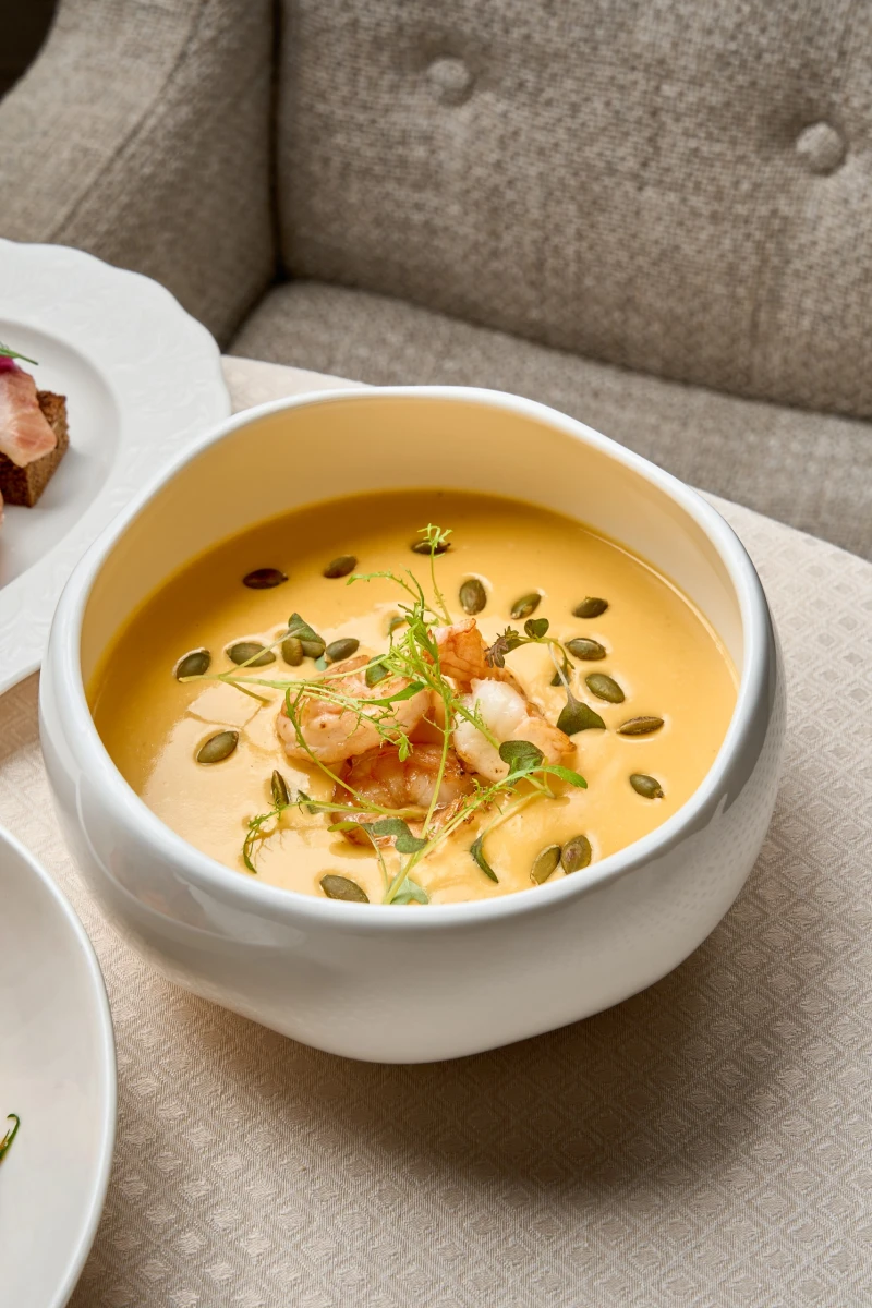 Тыквенный крем-суп с креветками