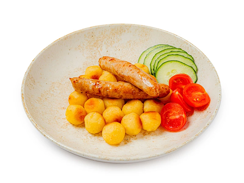 Куриные колбаски с картофельными шариками