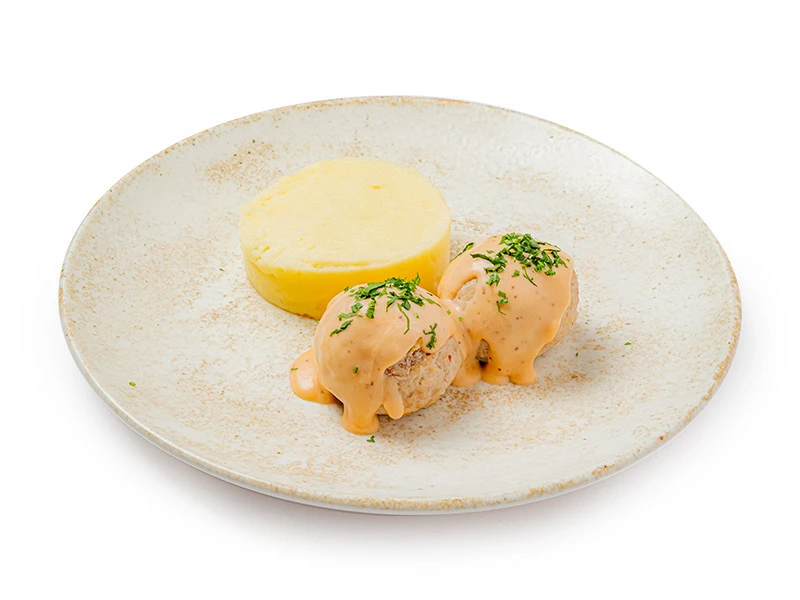 Тефтели из свинины с соусом с выбором гарнира