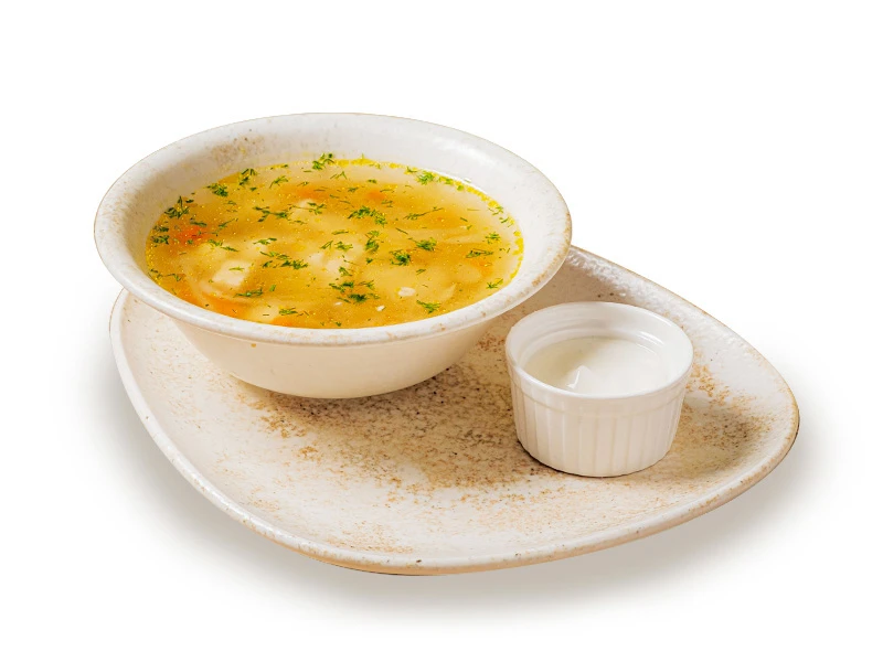 Щи из квашеной капусты со сметаной