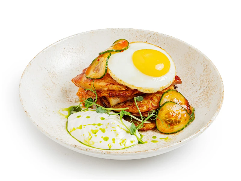 Драники с рулькой и яйцом