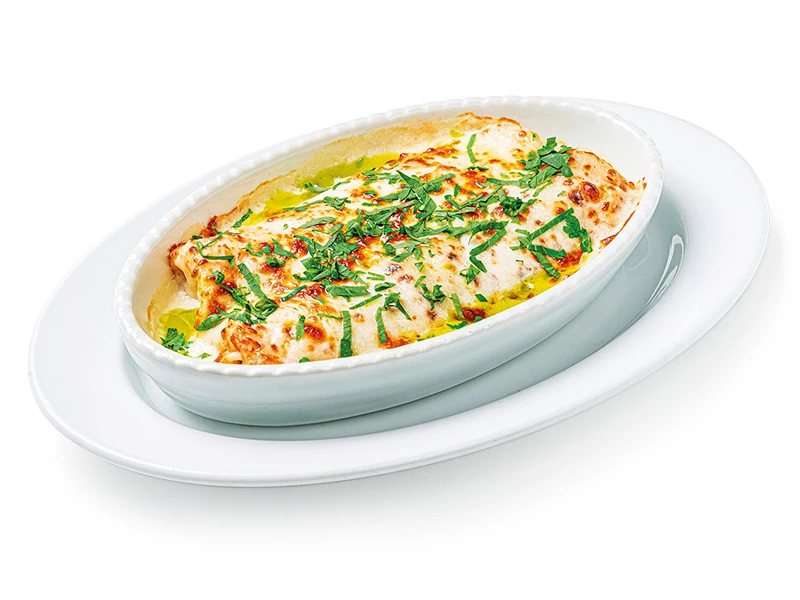 Запеченные блины с курицей и грибами