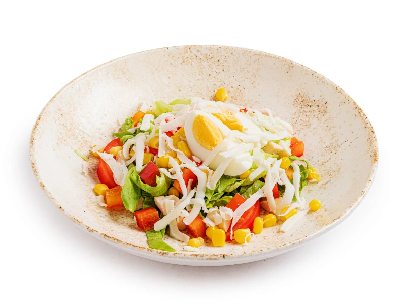 Салат с курицей, сладким перцем и сыром