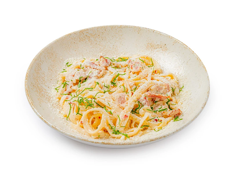 Паста с грудинкой и сливочным соусом
