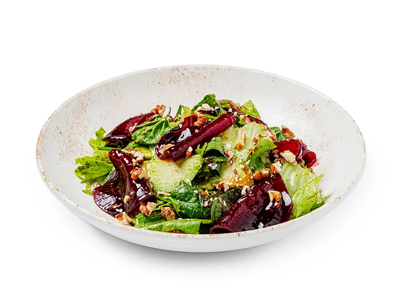 Салат с маринованной свеклой и соусом Песто