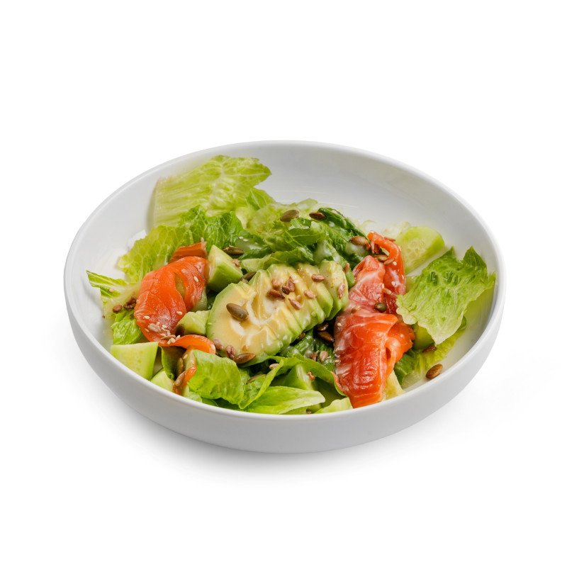 Зеленый салат с форелью