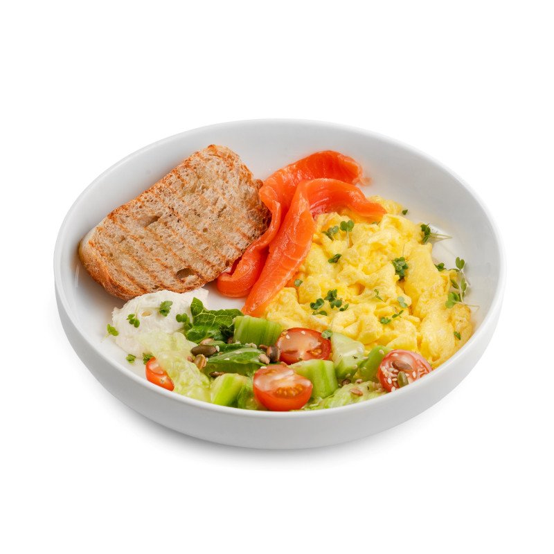 Скрэмбл с форелью