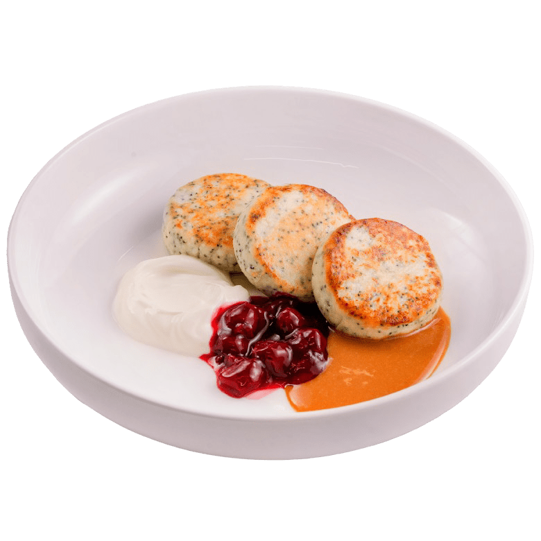 Сырники с маком и компоте из лесных ягод