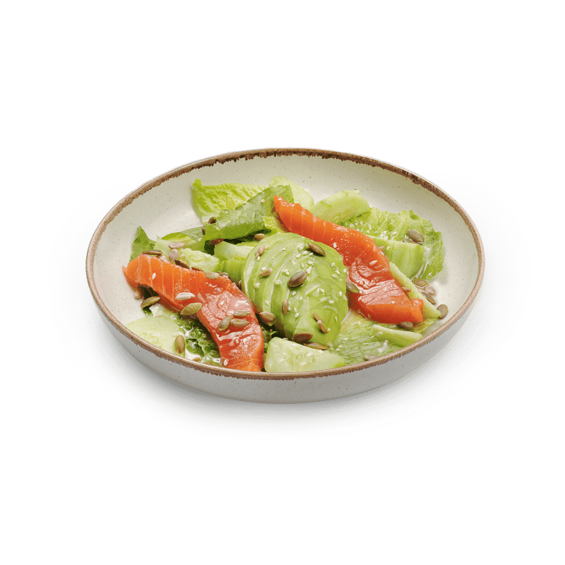 Зеленый салат с форелью