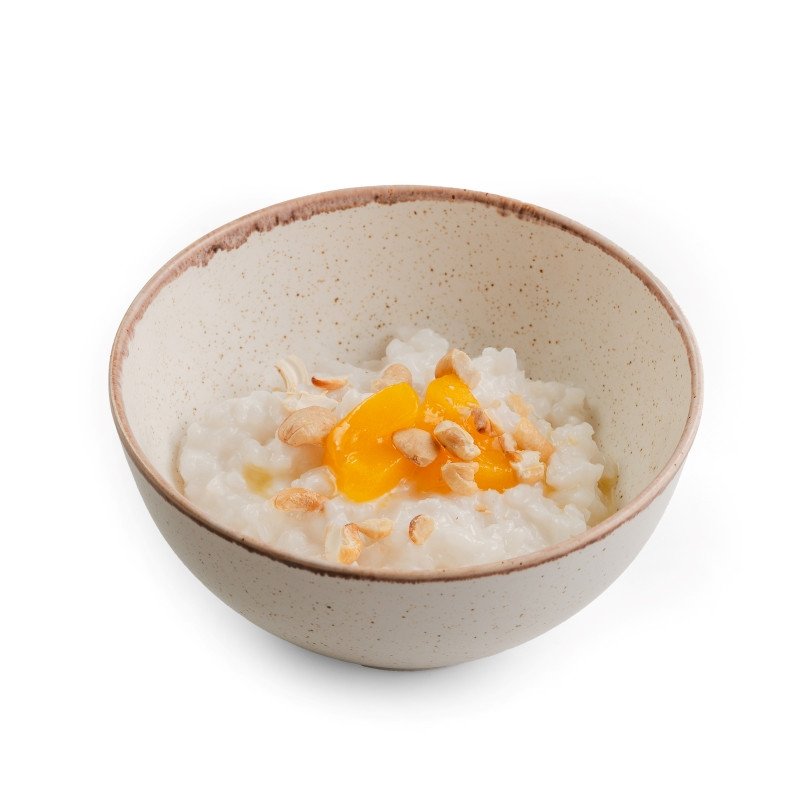 Рисовая каша на кокосовом молоке с кешью и манго