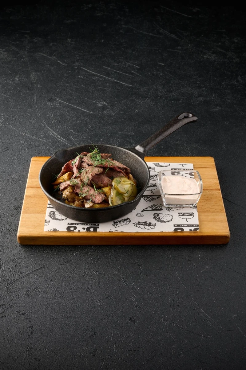 Жареная картошка с грибами и вырезкой Русская Зима