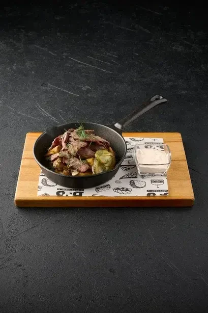 Жареная картошка с грибами и вырезкой Русская Зима