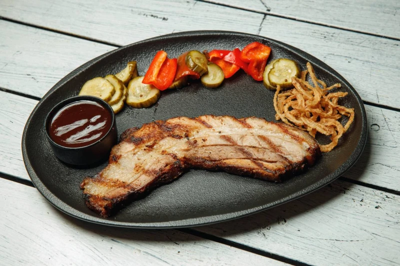 Свиная грудинка из смокера