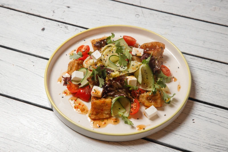 Салат с баклажаном и брынзой 