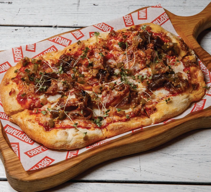 Мясная пицца с брискетом 