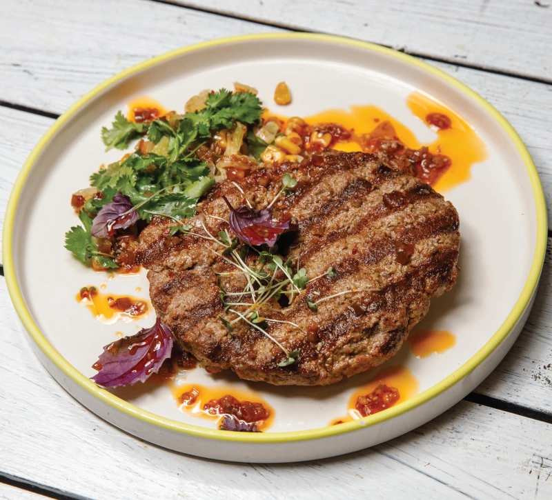 Фирменные котлеты и овощи