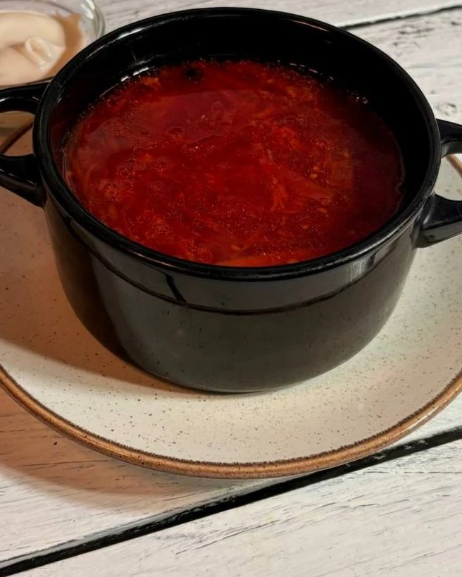 Борщ с рваной свининой