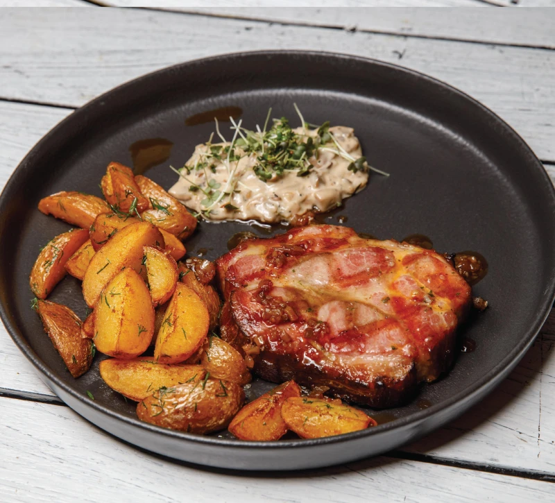 Свиная шея с картофелем 