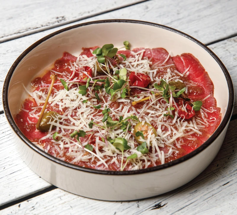 Ростбиф с луковым соусом