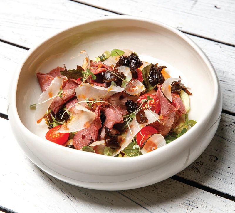 Салат с ростбифом