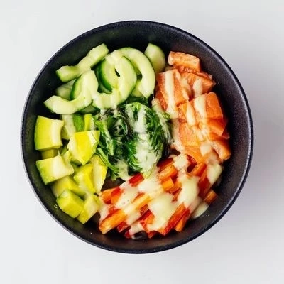 Поке с лососем в манго соусе