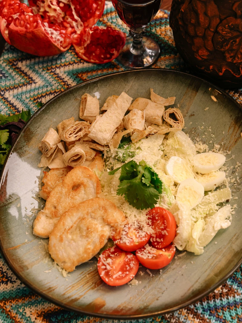 Салат цезарь с курицей