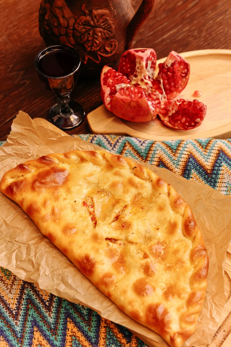 Кутаб с сыром и томатами