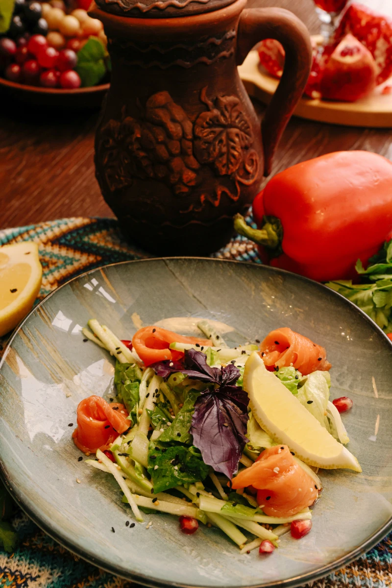 Салат с лососем