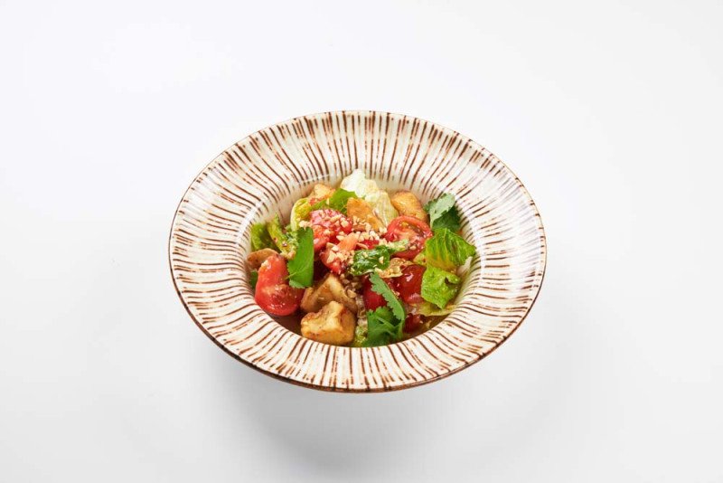 Тёплый салат с баклажанами 