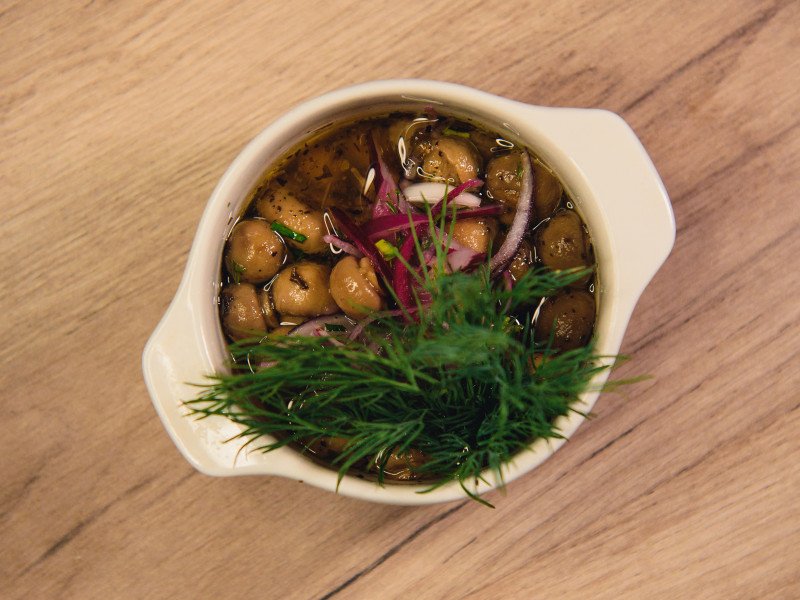 Шампиньоны маринованные